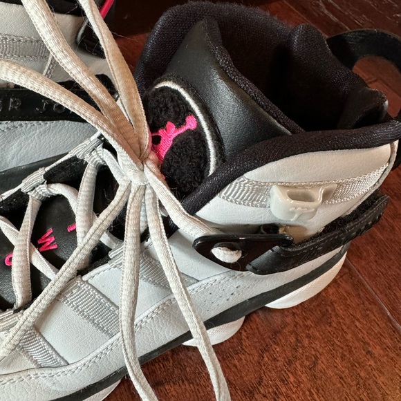 Girls Jordan Basketball Shoes - Picture 13 of 16